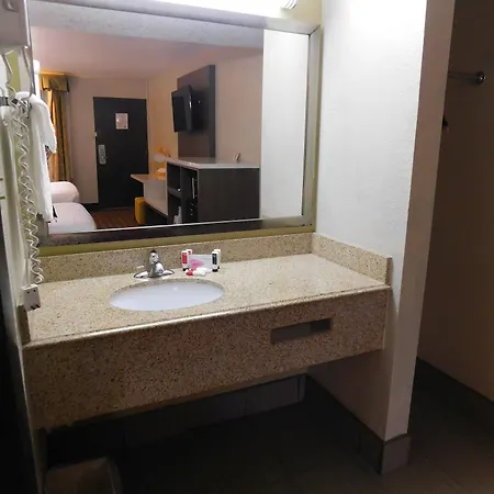 Days Inn & Suites By Wyndham Downtown Gatlinburg Parkway Extérieur photo