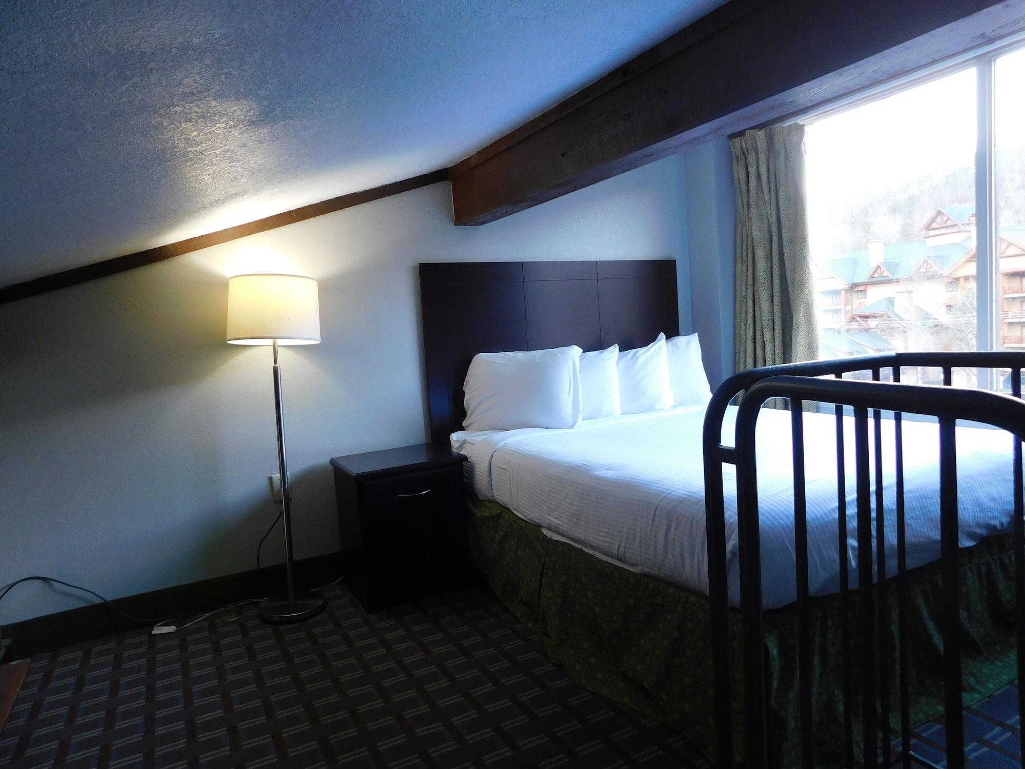 Days & By Wyndham Downtown Parkway Hotel Gatlinburg
