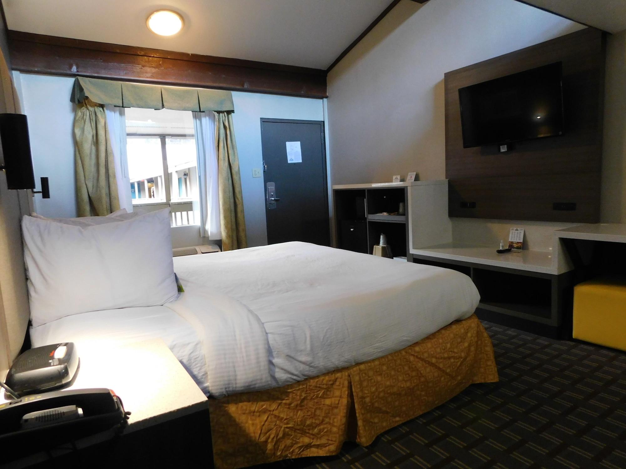 Days & By Wyndham Downtown Parkway Hotel Gatlinburg