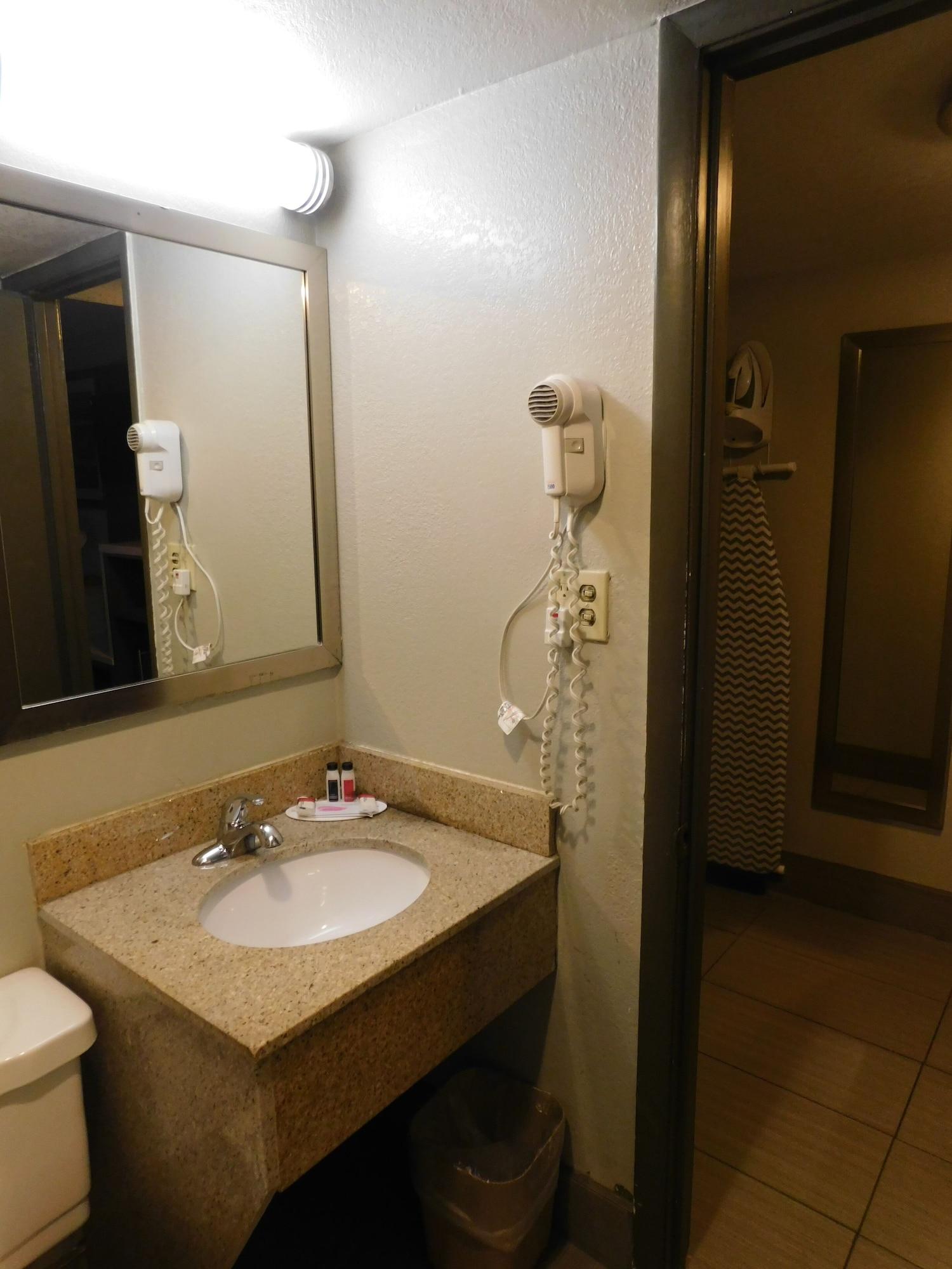 Hotel Days & By Wyndham Downtown Parkway Gatlinburg