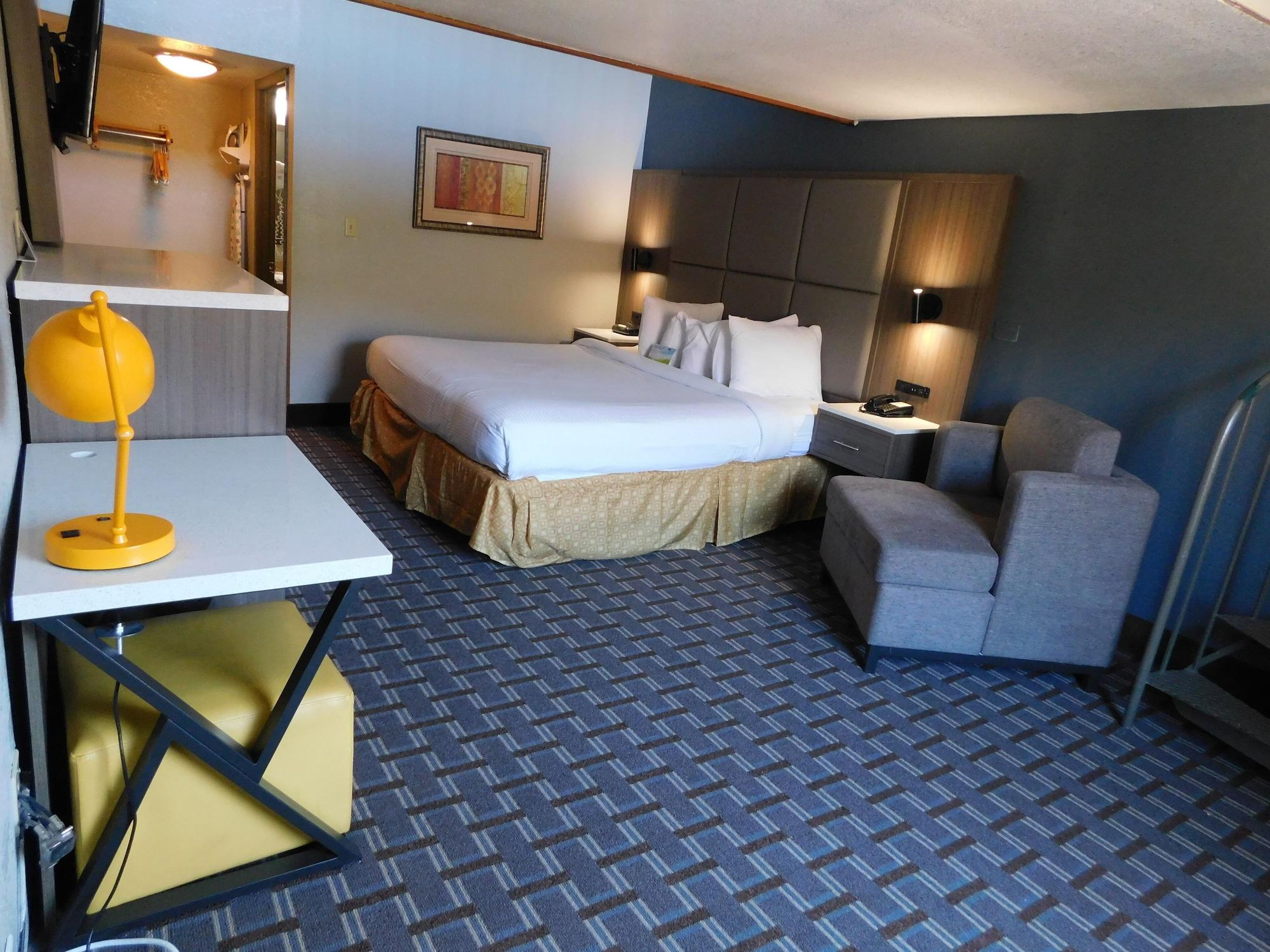 Days & By Wyndham Downtown Parkway Hotel Gatlinburg