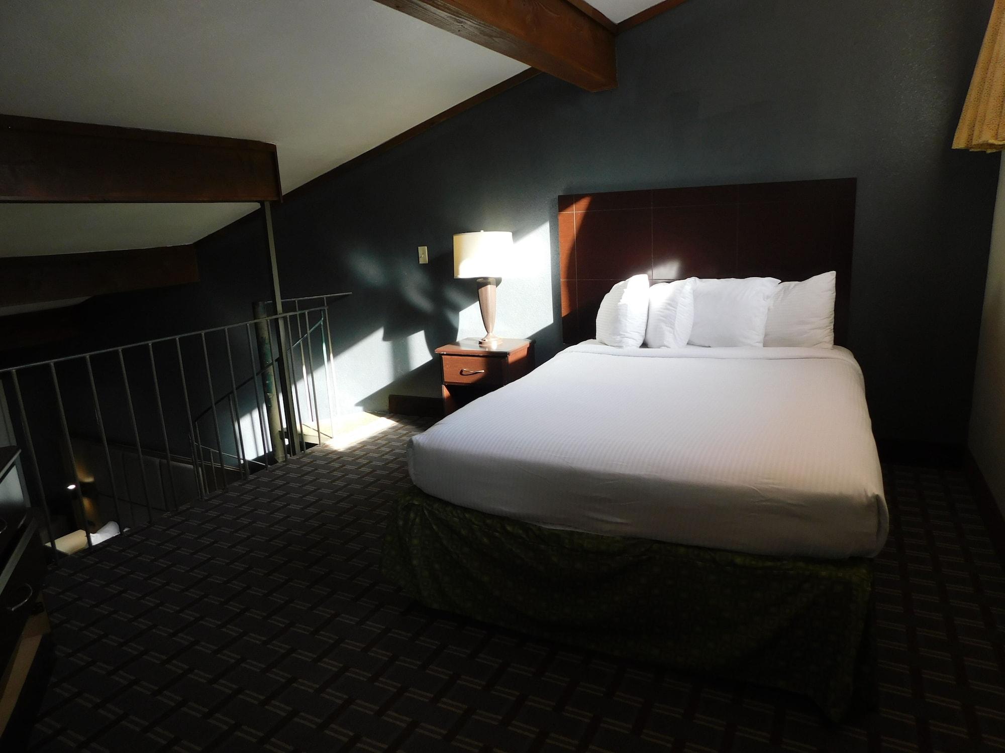 Days & By Wyndham Downtown Parkway Hotel Gatlinburg