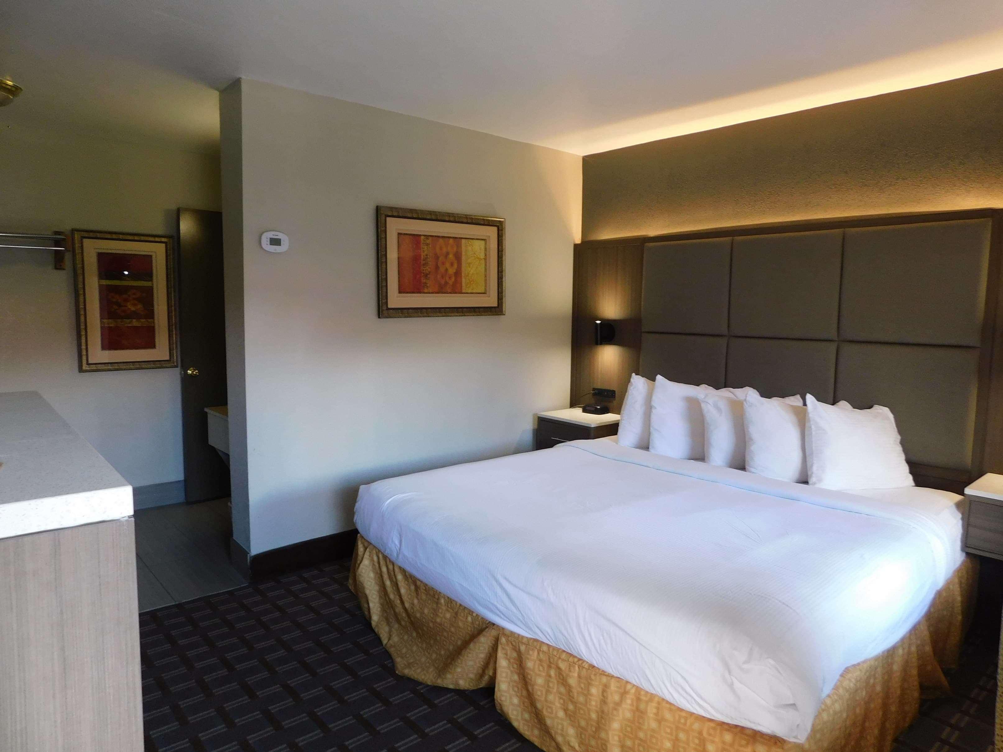 Hotel Days & By Wyndham Downtown Parkway Gatlinburg