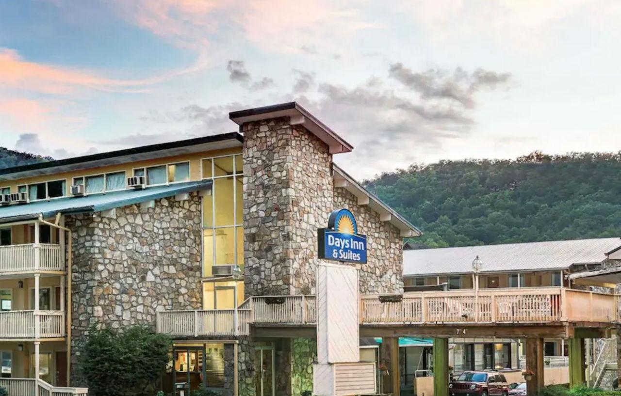 Hotel Days & By Wyndham Downtown Parkway Gatlinburg
